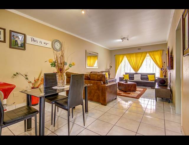 2 BEDROOM APARTMENT FOR SALE IN BERTON PARK